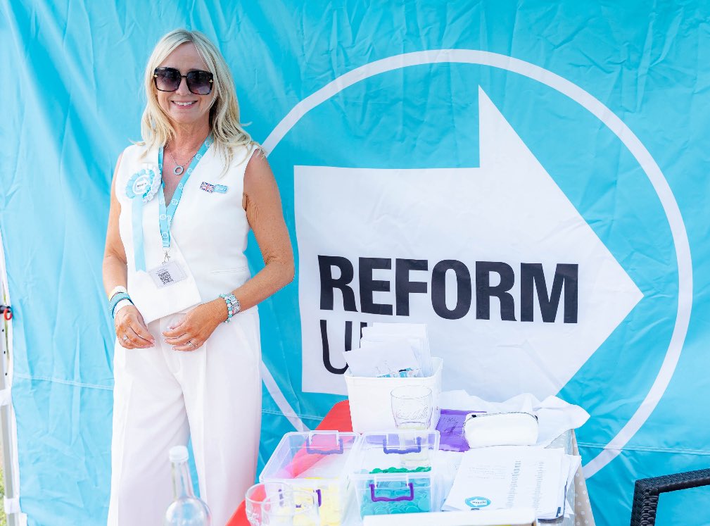 I’m a grassroots member. I want to be a strong voice for our members like me that dedicate so much time volunteering for our party.

We can and will win the General Election because of our members.

Please vote for me. 

VOTE KAREN MCIVOR 🏴󠁧󠁢󠁥󠁮󠁧󠁿🇬🇧

#ReformUK <a href="/reformparty_uk/">Reform UK</a>