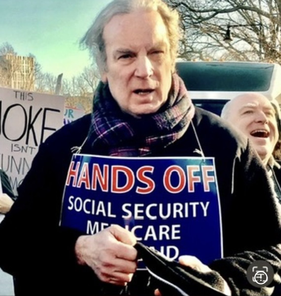 10,000+ baby boomers reach retirement age every day. Trump has pushed out 7,000 Social Security experts and replaced them with a chatbot. Staff cuts, overwhelmed phone lines, Trump is hollowing out Social Security.

actionnetwork.org/letters/save-t…