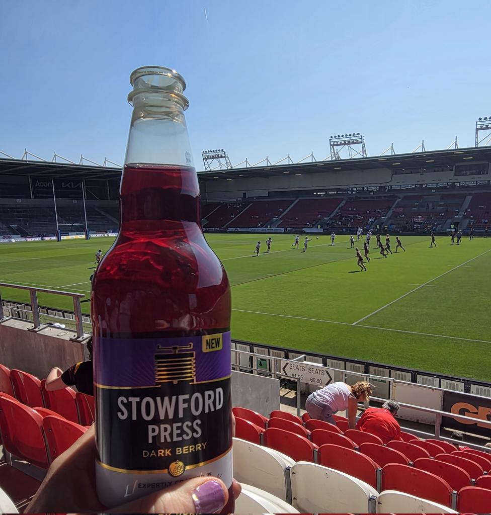 Mrs C's magic settee 🐶🐶🐶🐶🐶🐶🐶🐶🐶🐈⬛ (@springersaint) on Twitter photo Perfect weather for watching <a href="/saints1890women/">St.Helens Women</a> although probably a bit warm for playing in it! Perfect weather for watching <a href="/saints1890women/">St.Helens Women</a> although probably a bit warm for playing in it!