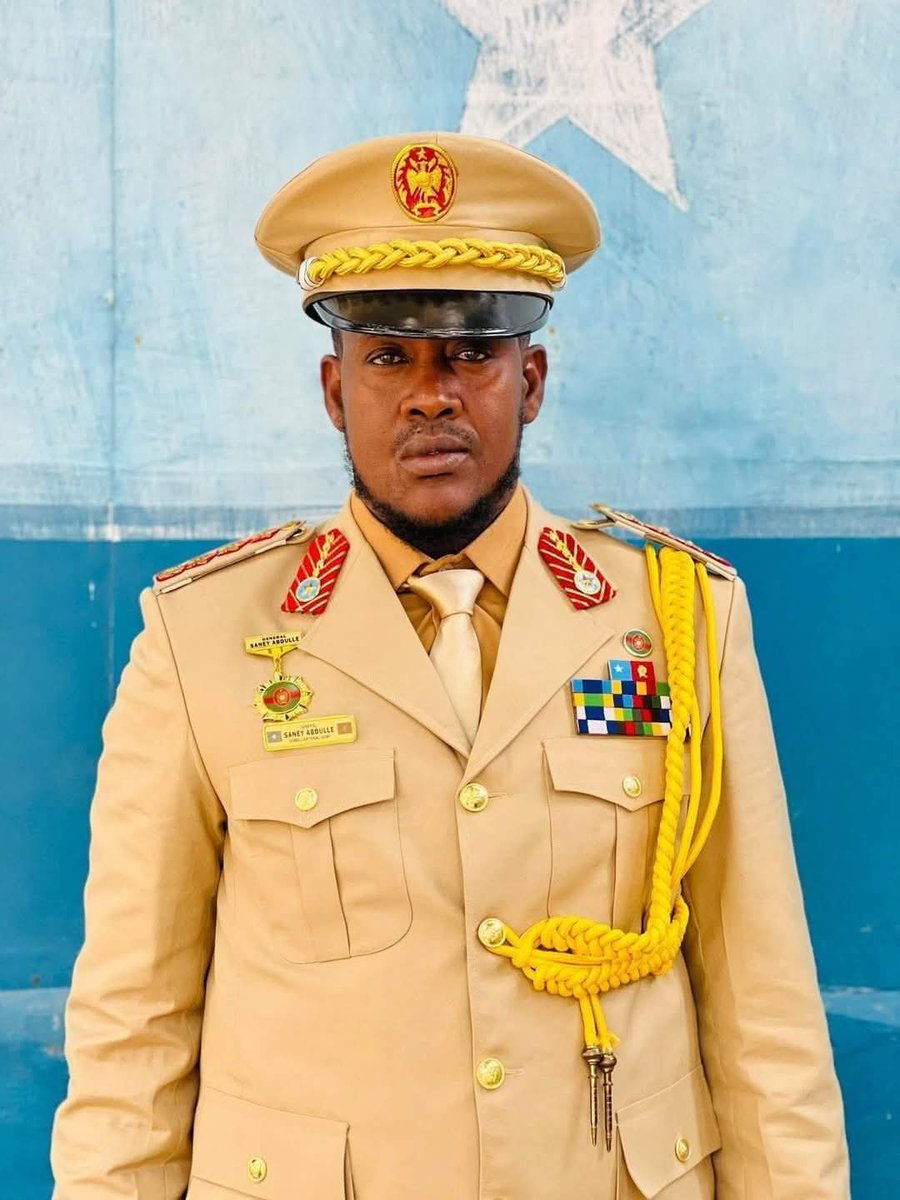 XurmoXamdi's tweet photo. HSM wax kasta waa samaynayaa si uu uga adkaado somalida, cid kasta oo ugees garaacda shacabkana darajo iyo lacag waa iskugu darayaa waana labada shay ee maanta adtiisa taala  #lacag iyo #dalacsiin , shacabkana dil iyo baro kicin ayaa meel u taala, madal mucaarad ah warkeed mayaalo.