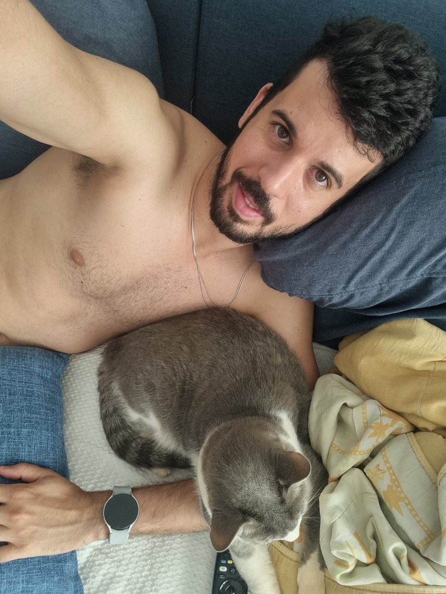 fernandesras's tweet photo. Domingo, dia de preguiça! https://t.co/HAvioOQfwH