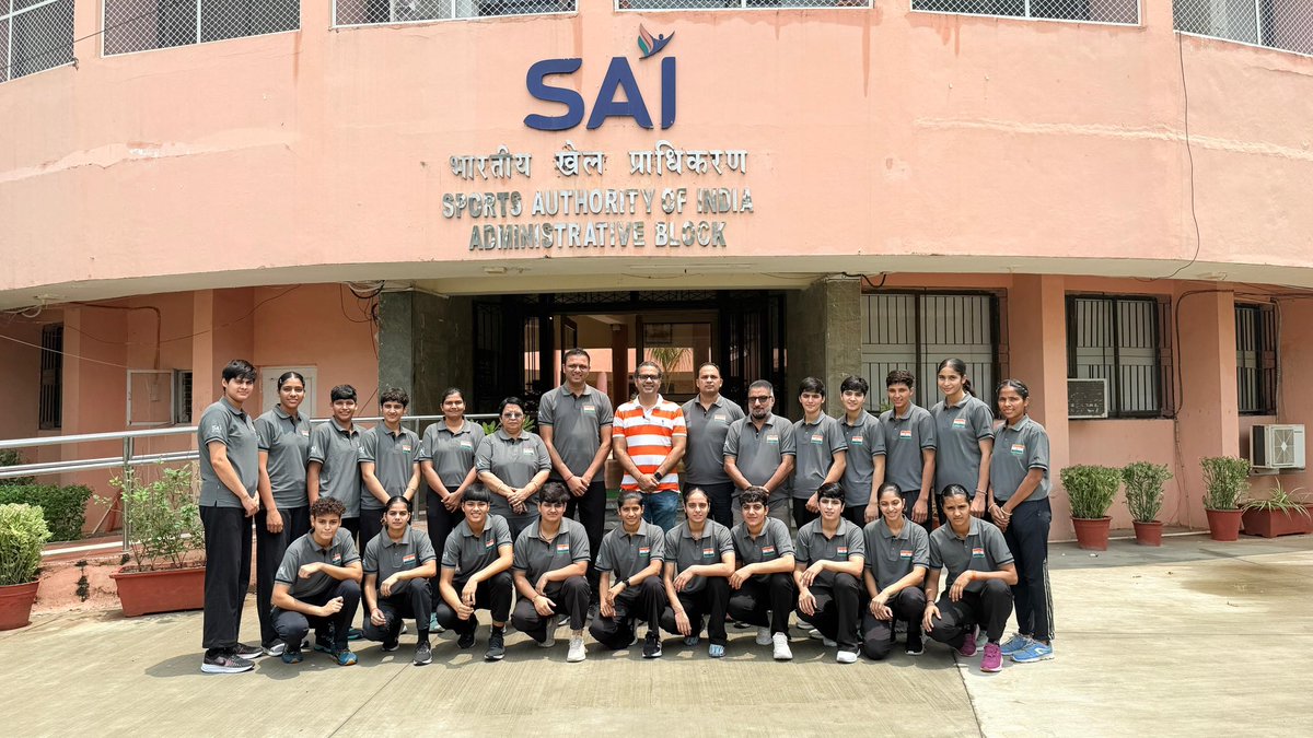 SAI_Gandhinagar's tweet photo. Wishing our Indian Junior Women's Handball team the best of luck as they head to Tashkent for the 18th Asian Women Junior Championship! Bring home the glory, Team India! 🇮🇳 

#IndianHandball #AsianJuniorChampionship #TeamIndia https://t.co/9QBNaRMJyZ