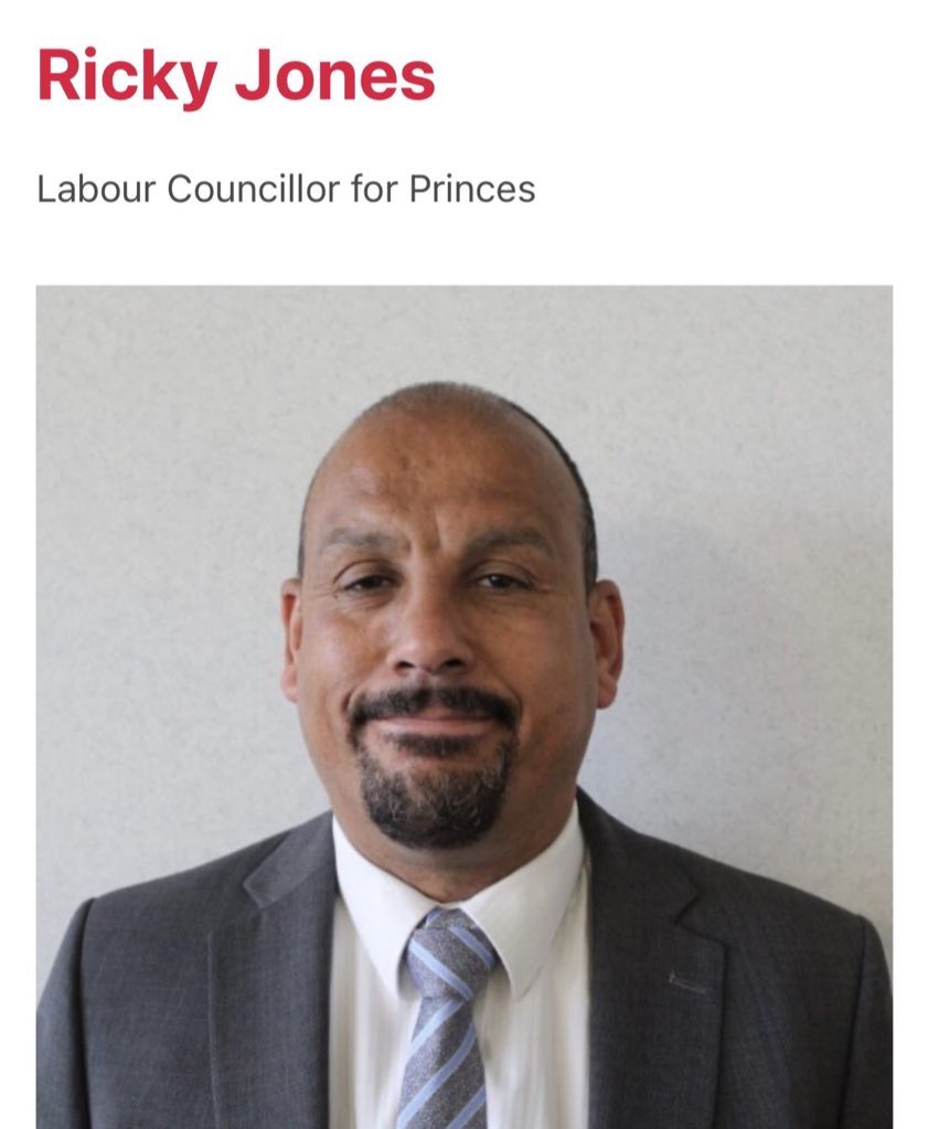SamanthaTaghoy's tweet photo. A Labour councillor who called Southport protestors “disgusting Nazi fascists” and told people to “𝙘𝙪𝙩 𝙩𝙝𝙚𝙞𝙧 𝙩𝙝𝙧𝙤𝙖𝙩𝙨” has been found NOT GUILTY of inciting violence.

But Lucy Connolly, a Tory councillor’s wife, is still in jail for sending a tweet???

#FreeLucy https://t.co/D6yoDcurPk