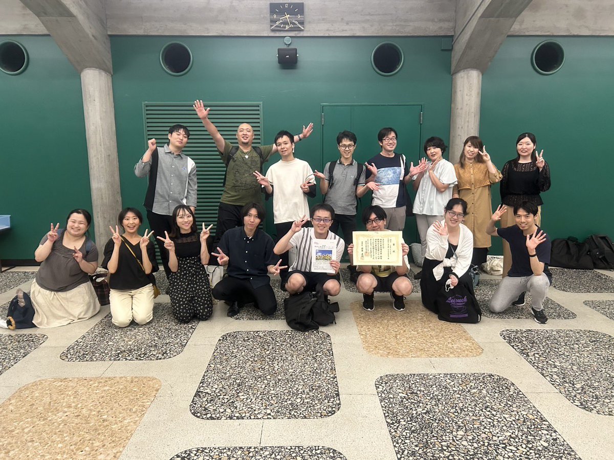 TAMASTARSINGERS's tweet photo. 神奈川県合唱コンクールにて銀賞を頂きました🥈
強敵揃いで悔しい結果となりましたが、音楽の質を上げて1月のアンコンに臨もうと思います！
今後とも応援をよろしくお願いします🙇‍♂️
また、一緒に歌ってくれる新規メンバーもまだまだ募集中なので興味があればぜひお声掛けクダサイ！ https://t.co/N1BeYdc8ho