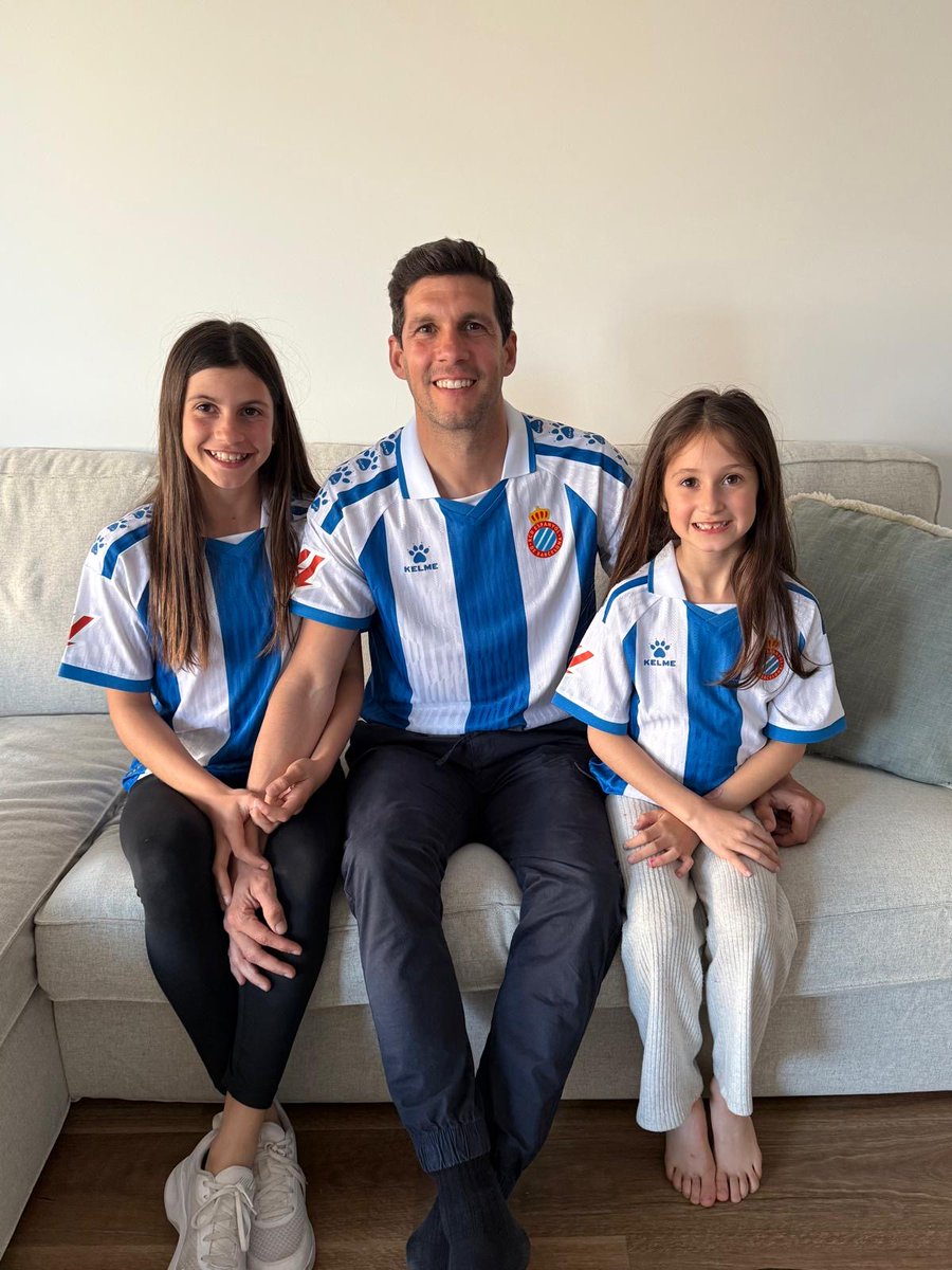 ¡Confirmado! Las camisetas llegaron a Australia justo a tiempo… 💙🤍Preparados para el inicio de liga #RCDE