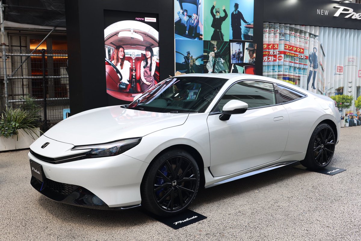 TAMA_CIVIC's tweet photo. プレリュードを見に、MIYASHITA PARKへ行ってきました！
初めて生で見る白ボディと流れる曲線美に魅了されました https://t.co/dghno5WiQU