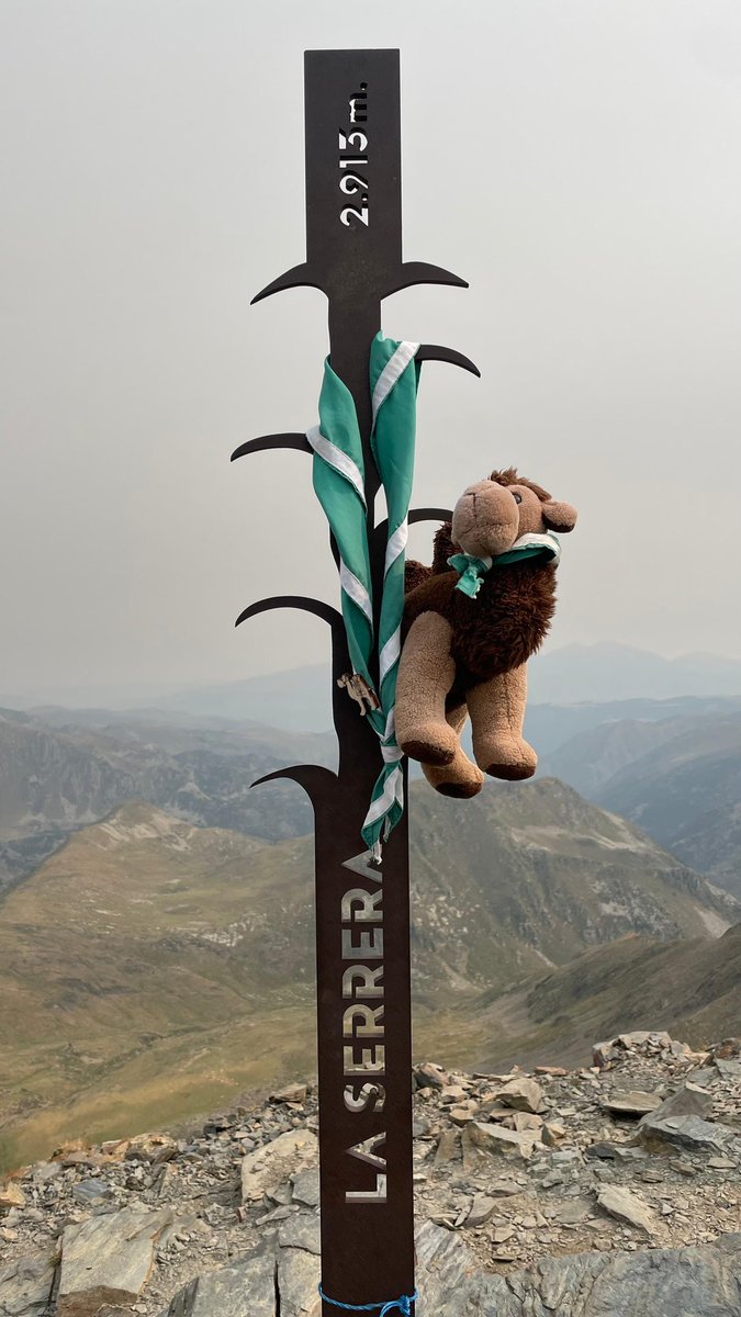 🏔️ Els Camells ja hem fet el cim del Pic de la Serrera. Situat a la parròquia d’Ordino, té 2.913 metres d’altitud i és una de les muntanyes més altes del Principat d’Andorra. 🐪✨

#Camells25 #50ColBorredà #Aniversari #ColBorredà