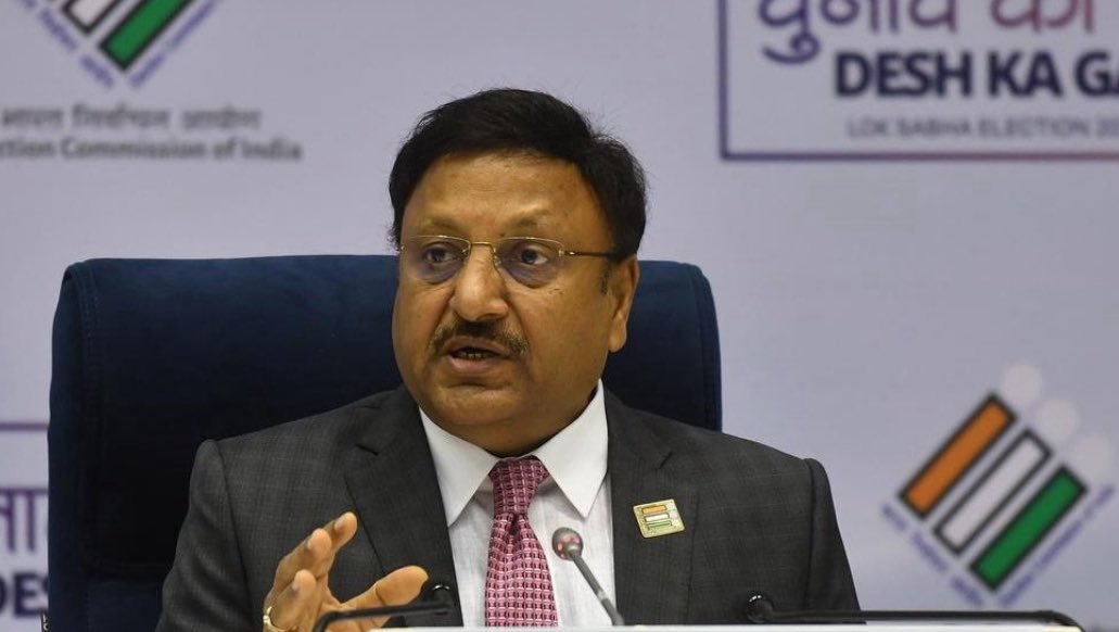 Surya Pratap Singh IAS Rtd. (@suryapsingh_ias) on Twitter photo तू डाल डाल, मैं पात पात…
<a href="/ECISVEEP/">Election Commission of India</a> का सबसे बुरा दौर।
ज्ञानेश कुमार तो राजीव कुमार से भी दो हाथ आगे निकले।
#GyaneshKumar #RajivKumar तू डाल डाल, मैं पात पात…
<a href="/ECISVEEP/">Election Commission of India</a> का सबसे बुरा दौर।
ज्ञानेश कुमार तो राजीव कुमार से भी दो हाथ आगे निकले।
#GyaneshKumar #RajivKumar