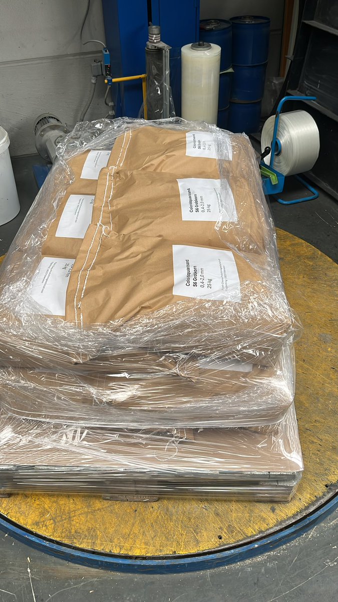 We deliver the fast curing Plastifloor resins in 20,25 kg pails or 180 kg drums by truck, sea container or by airplane . plastifloor.net