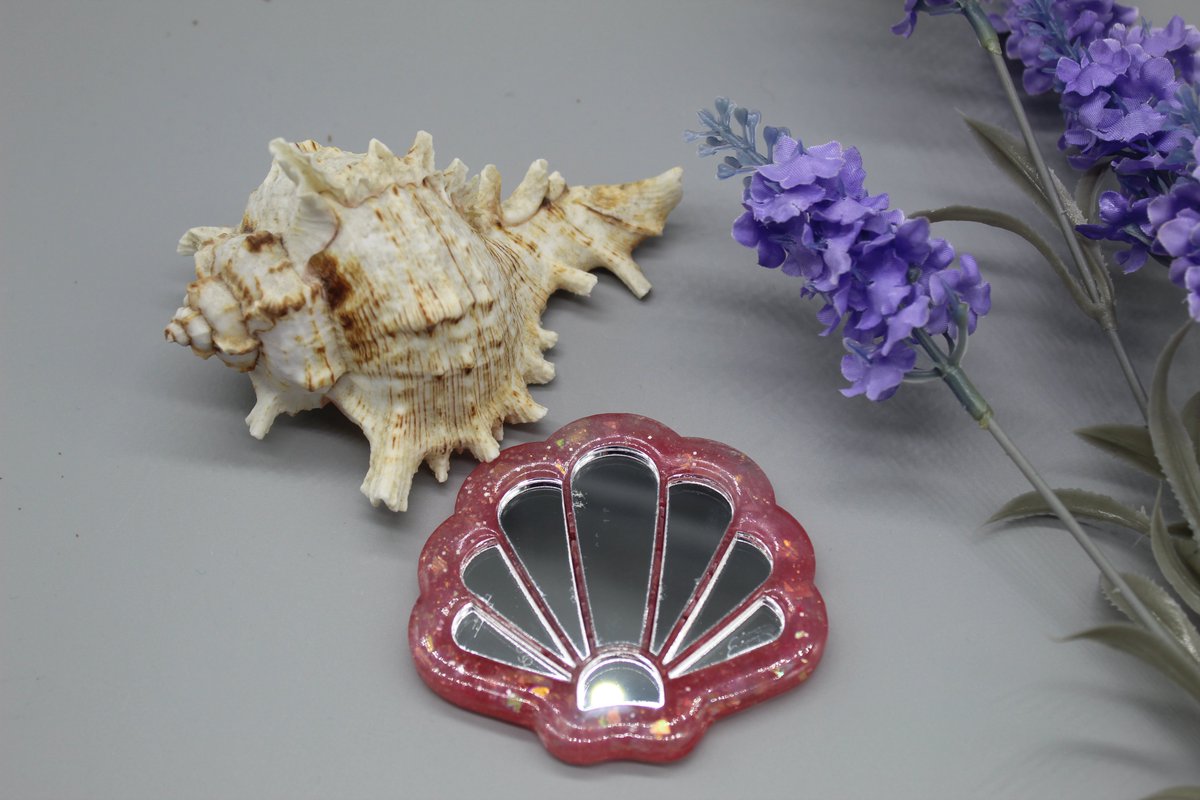 Shell Mirror, Resin Shell Mirror, Resin Compact... - Folksy folksy.com/items/8543589-… #newonfolksy