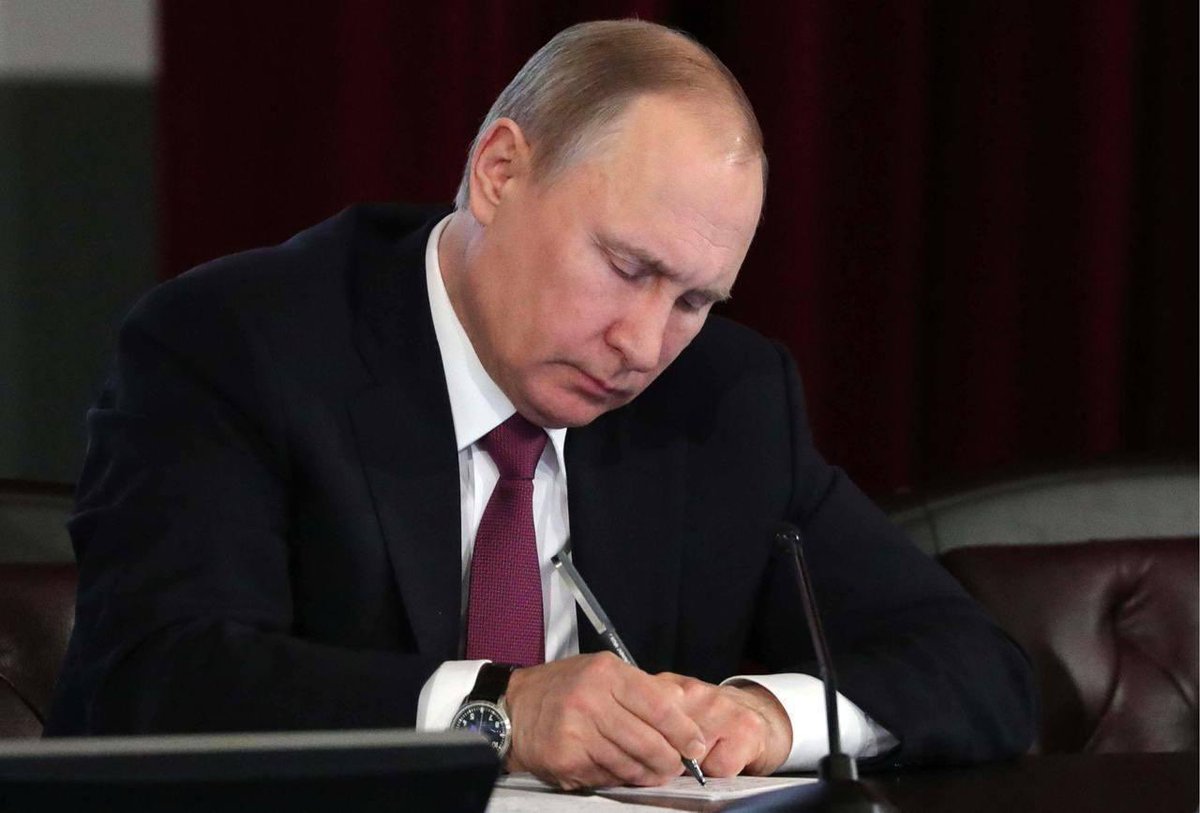 MFA Russia 🇷🇺 (@mfa_russia) on Twitter photo ✉️ President of the Russia Vladimir #Putin sent a message of condolences to President of Pakistan <a href="/AAliZardari/">AsifAliZardari</a> and <a href="/CMShehbaz/">Shehbaz Sharif</a> over the tragic consequences of flash floods in Pakistan’s Khyber Pakhtunkhwa province.
t.me/MFARussia/26025
#RussiaPakistan ✉️ President of the Russia Vladimir #Putin sent a message of condolences to President of Pakistan <a href="/AAliZardari/">AsifAliZardari</a> and <a href="/CMShehbaz/">Shehbaz Sharif</a> over the tragic consequences of flash floods in Pakistan’s Khyber Pakhtunkhwa province.
t.me/MFARussia/26025
#RussiaPakistan