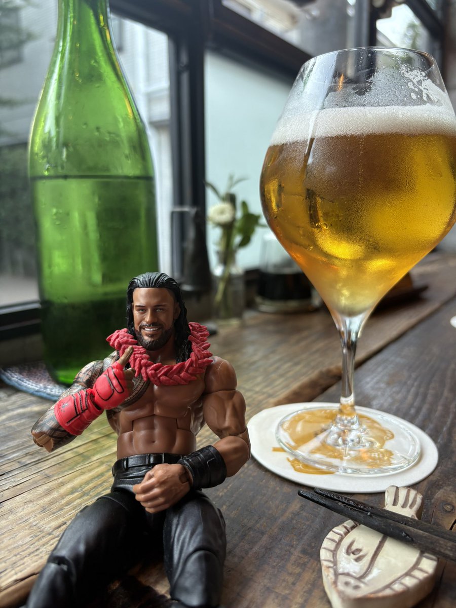 romantokyo1's tweet photo. BEER TIME🍻☝️
@WWERomanReigns  #Tokyo https://t.co/BePnAHVYTO