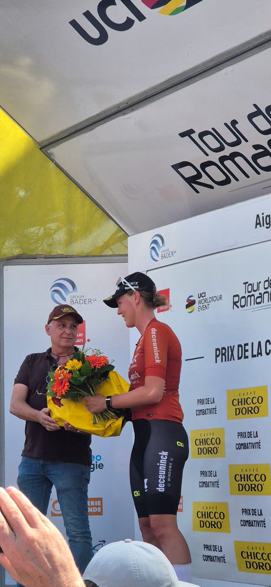 TourDeRomandie's tweet photo. Prix de la combativité #chiccodoro pour Evy Kuijpers @FenixDeceuninck https://t.co/U6Y6UPKVoP
