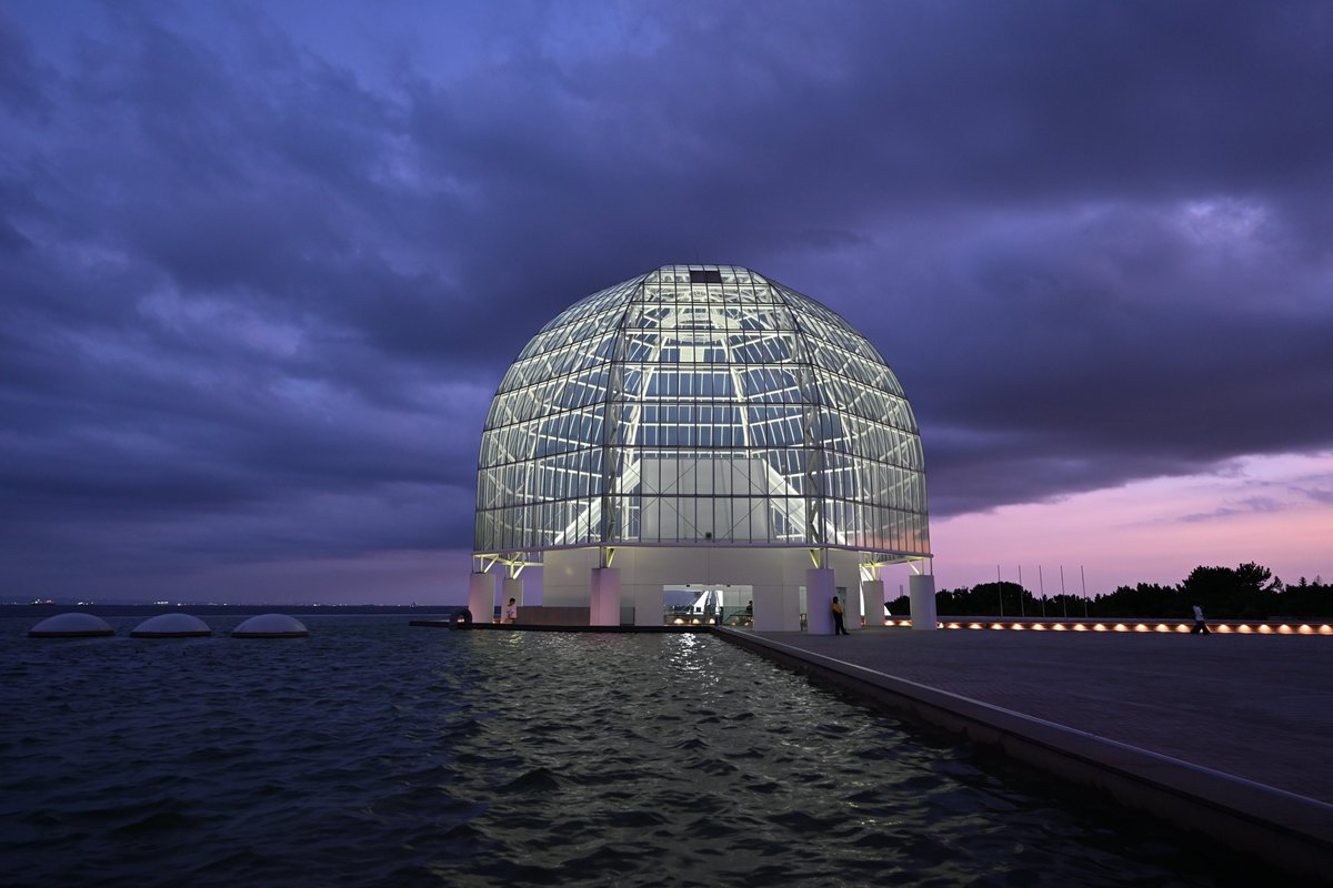 BahamaStreet's tweet photo. #葛西臨海水族園　
2025.08.14

この日は夏季限定(8月10-14日)で、20時まで開園していました
風が心地良かったです

#水族園で夕涼み2025 #かさりん #水族館
#クリスタルビュー #葛西臨海公園 https://t.co/dTyreGc7J1