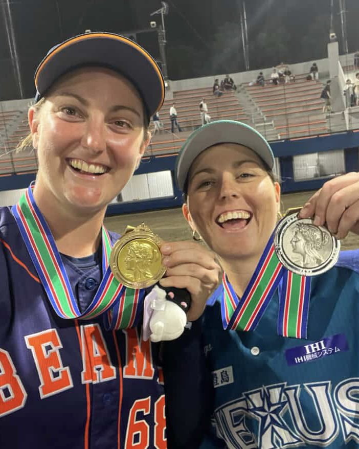 womens_baseball's tweet photo. When your sister is your biggest rival but also your biggest hype squad 🇦🇺⚾️👊🏼

Congrats Claire O’Sullivan &amp; Elodie O’Sullivan on going 1-2 in the Japanese Women’s National League with Zenko Beams  &amp; Tokai Nexus  

#womensbaseball https://t.co/KVW0nvQYkD