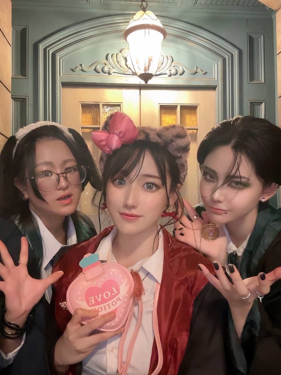 Happy Holiday🍺✨

🦁❤️→あいら❕
🐍💚→<a href="/harmonyyy_cos/">𝄞はもに𝄢</a> 
🐦‍⬛💙→<a href="/Meta_cos_play/">めた🫠</a>