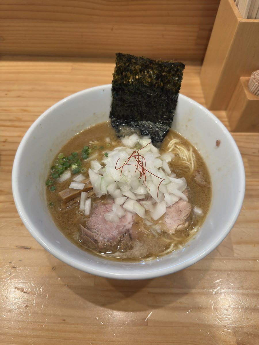 らぁ麺屋09。　
濃厚蟹らぁ麺  玉ネギ