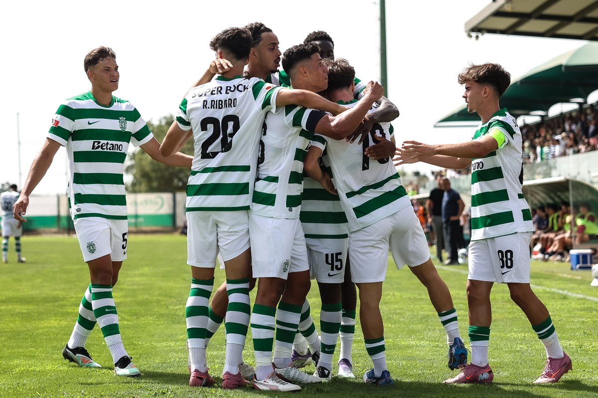 SportingCP's tweet photo. As imagens 📸 da vitória dos Leões do #SportingB 🦁 https://t.co/zJO8KUJPST