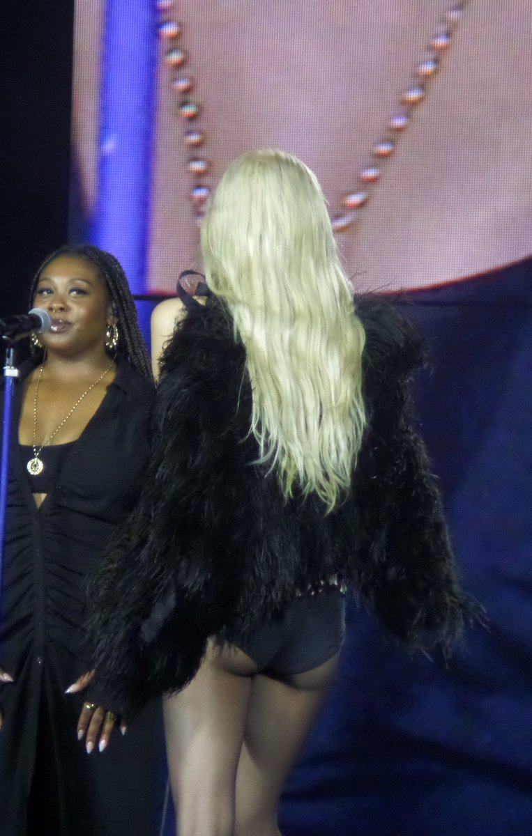 her hair is so pretty