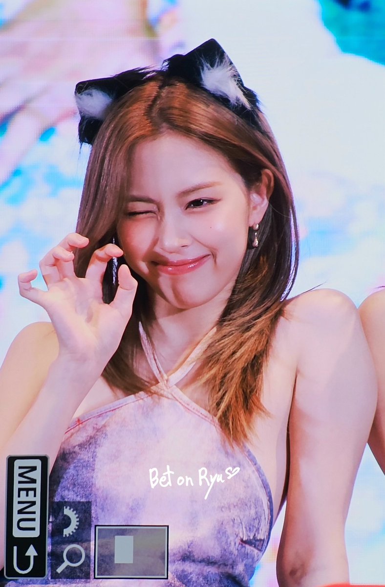 250817 메이크스타 광저우
공일즈 야옹 🐱🐱

#ITZY #있지 #RYUJIN #류진
#CHAERYEONG #채령 #01즈 
<a href="/ITZYofficial/">ITZY</a>