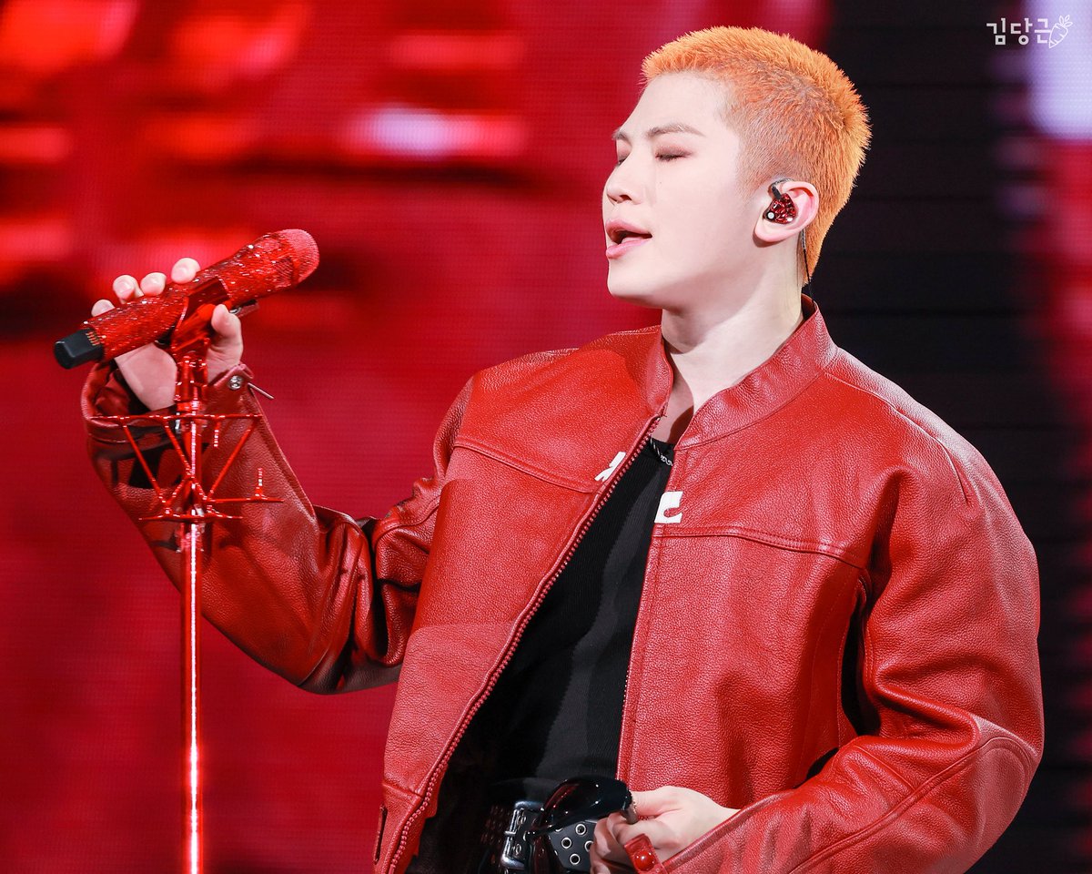 RUBY mic and WZ on the stand🌹 #우지 #woozi #ウジ #세븐틴 #SEVENTEEN