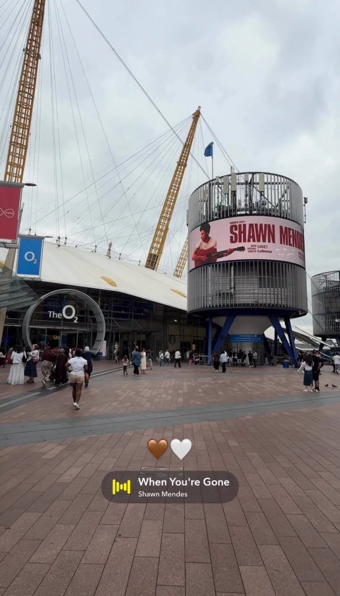 ggoni_e's tweet photo. I did it, finally. My dream is the most beautiful in the world.

Thank you, Shawn.🤎🤍
#ShawnOnTheRoadAgain #shawnmendeslondon #ShawnMendes @ShawnAccess @ShawnMendes https://t.co/6z7DNdNYjC