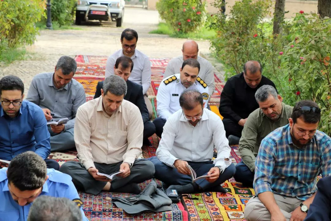 💢تجدید میثاق کارکنان میراث‌فرهنگی خراسان‌شمالی با آرمان‌های حسینی در مفخم بجنورد
#خراسان_شمالی
#زیارت_عاشورا