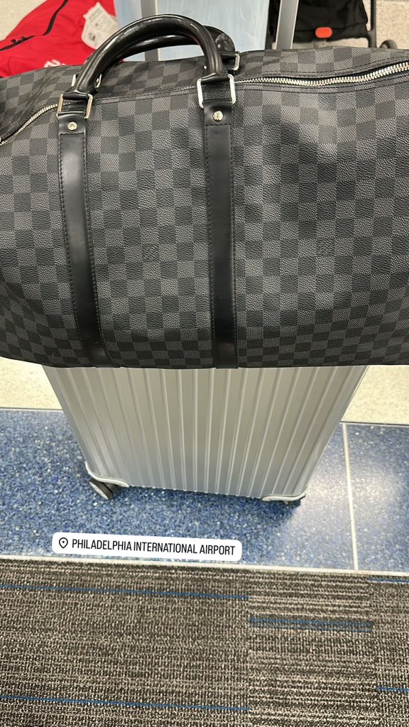 Just got to the airport 

Trenching when I land 

Send me some tokens