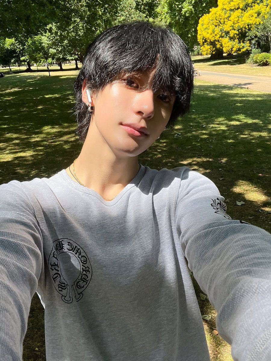 에이 tweet media