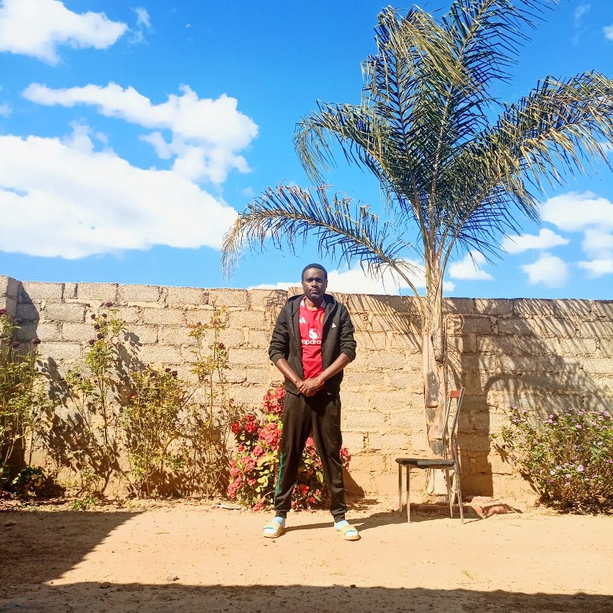 Let's do both, count me in😂. Arsenal need to be taught a lesson today. #ManUtd