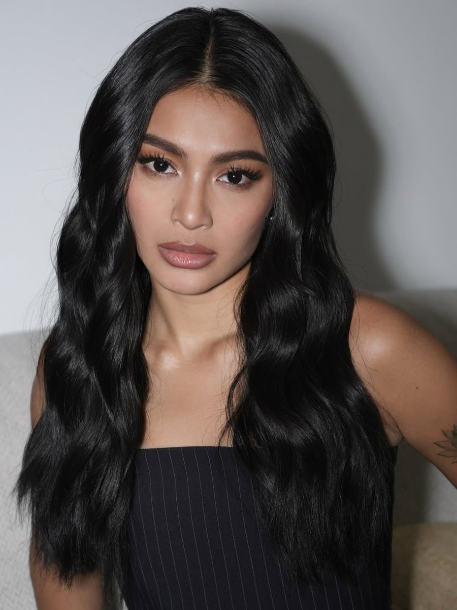 itgirlnadine's tweet photo. when she does her own makeup >>> https://t.co/N9TidXLNYB