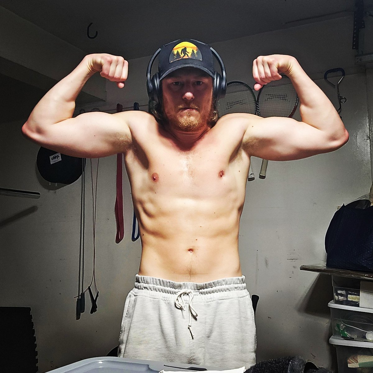 TheGreat_Andini's tweet image. 2019 to 2025. It's been slow, inefficient, and I've only recently been consistent. The lighting is obviously working in my favor, but I still think it's a big improvement. Nothing to do but keep going. #WitcherTraining #DnDFit
