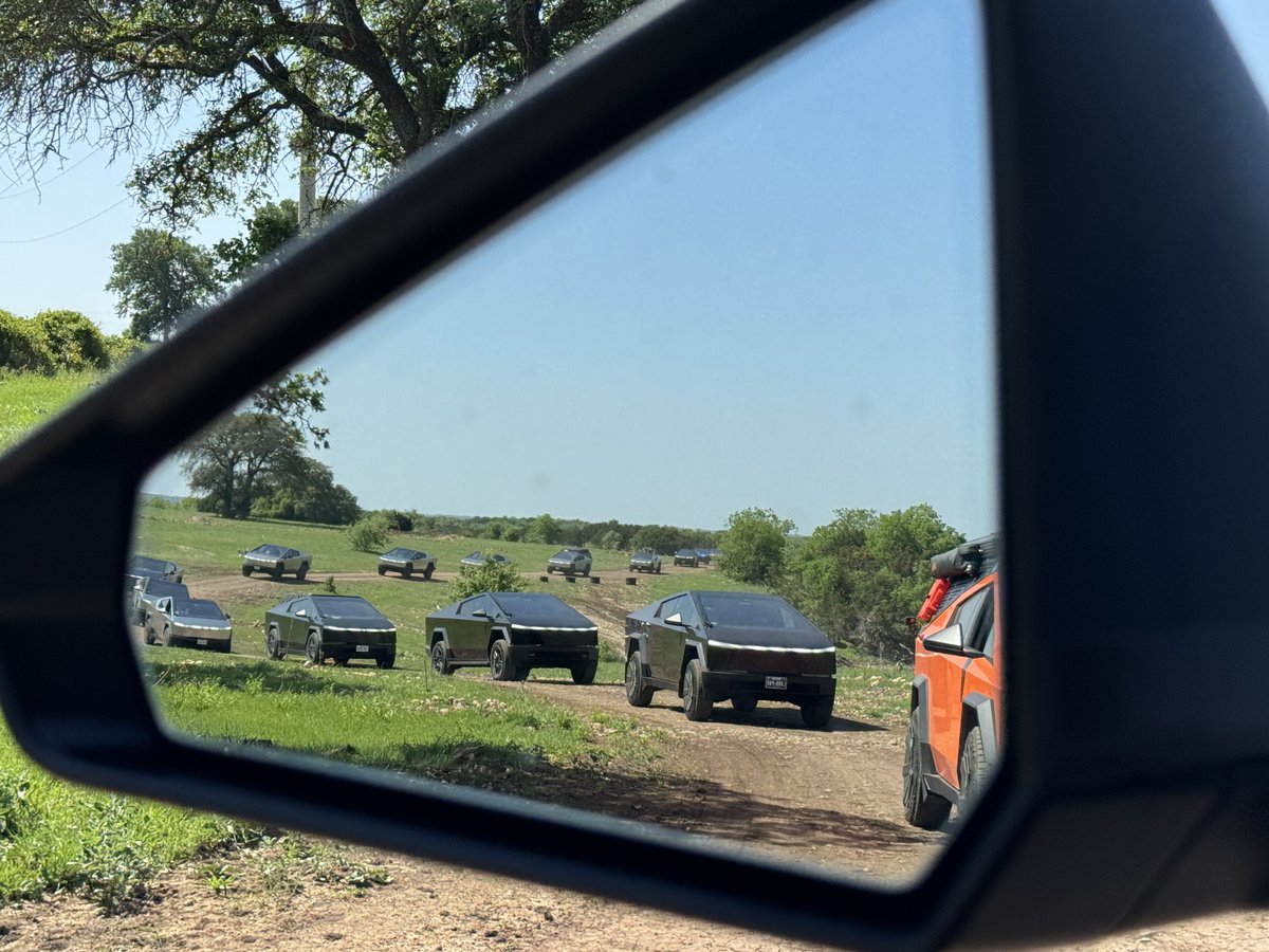 JEHazel75's tweet photo. @cybertruck Really happy Cybertrucks have a train of Cybertrucks behind them. https://t.co/cGgZuQU6jO