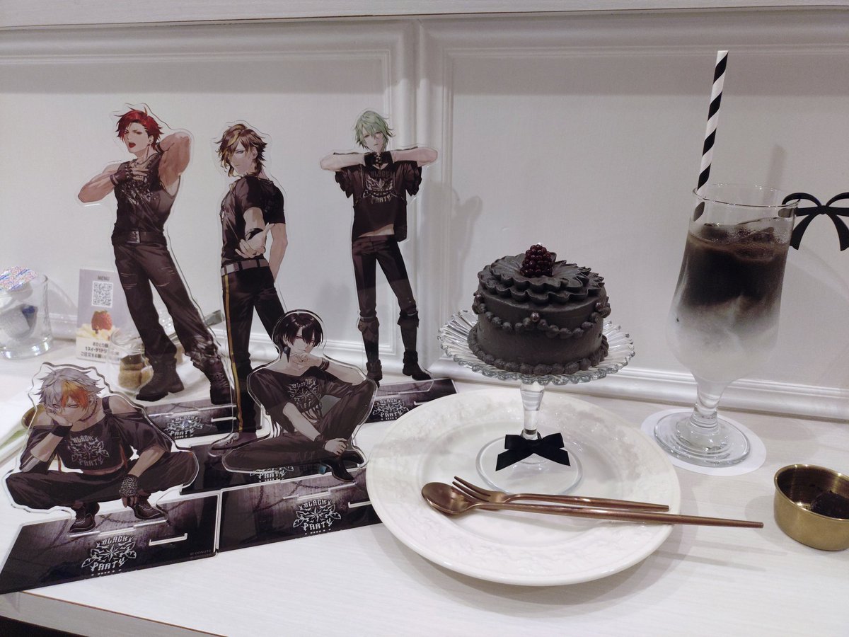 hanami00goods's tweet photo. ブラパ2日間お疲れ様でした！
ほんと三位一体ずっと待ち望んていたステージ。良かった…とても…！
SレアリミバGETしたり笑
楽しかった(*^^*) https://t.co/6XMl1Mmyp9