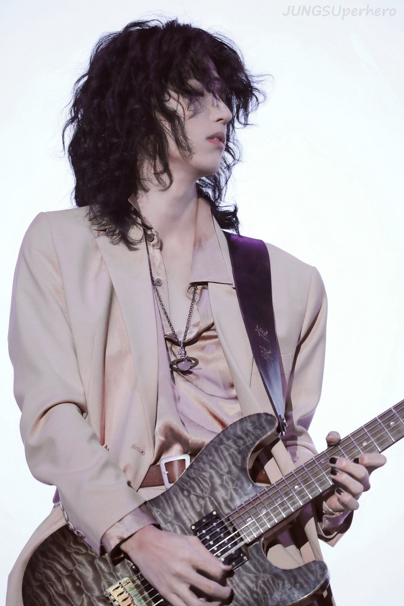 🎸𝑯𝒂𝒑𝒑𝒚 𝑱𝒖𝒏𝑯𝒂𝒏 𝑫𝒂𝒚🐰

#보무리대장_준한아_생일축하해
#CongraTYOlations_JunHanDay
#XdinaryHeroes #엑스디너리히어로즈
#준한 #한형준 #JunHan