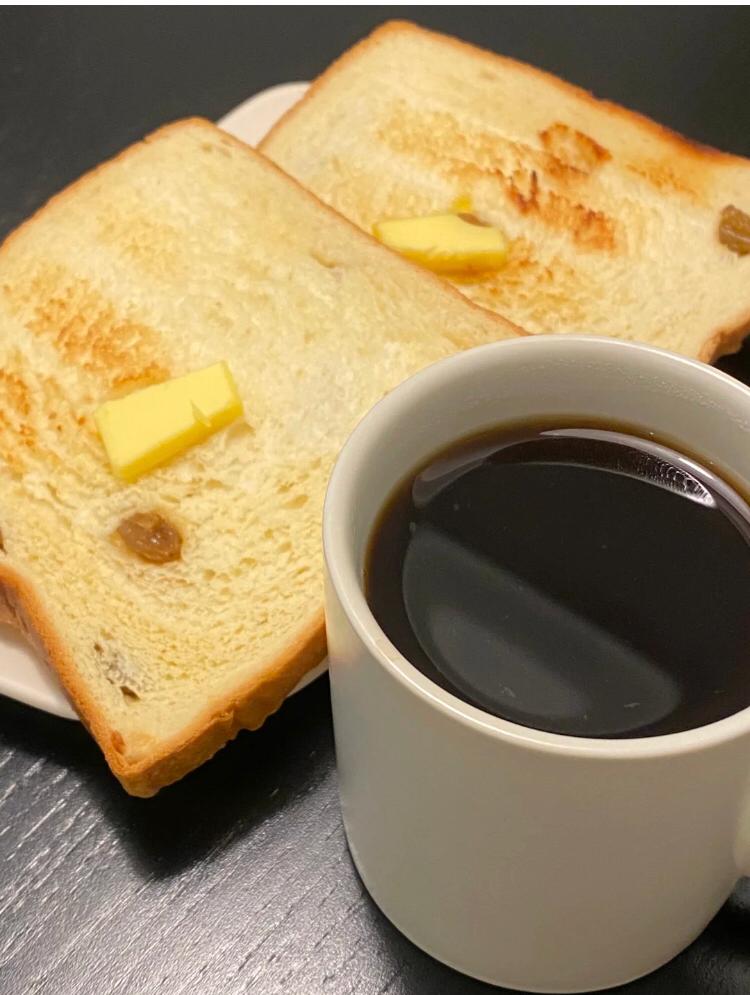 ☕🍞 Starting the day with warm toast and a fresh cup of coffee — the perfect combo to energize and refresh my mind. Here’s to a morning filled with comfort and clarity! 🌞✨ #MorningVibes #CoffeeLover #BreakfastGoals