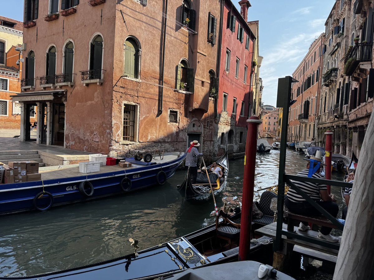 michs_sad's tweet photo. venice https://t.co/aWFYab2hG6