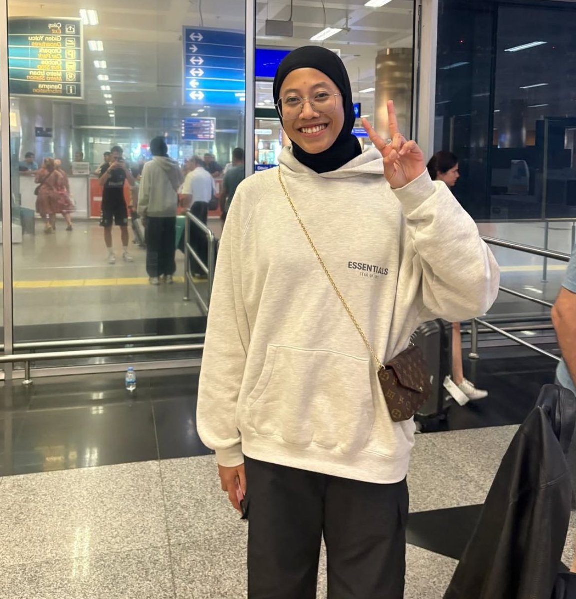 voleybolunsesi's tweet photo. 🇹🇷 Manisa BBSK’nin 🇮🇩 Endonezyalı pasör çaprazı Megawati Hangestri Pertiwi 📍Türkiye’ye geldi. ✈️

📌 Megawati ilk kez Asya dışında forma giyecek. 🆕 https://t.co/gxluw6VRxd
