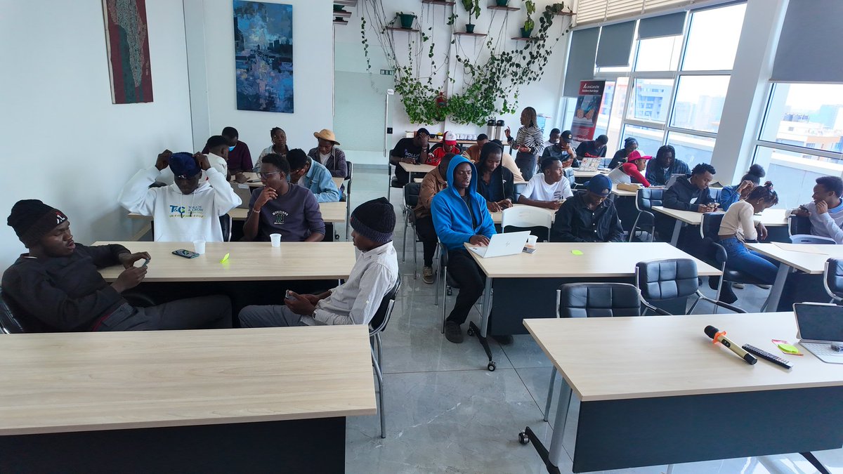 Rolly_jack's tweet image. Huge thanks to @AvaxTeam1 for powering our Avalanche Governance Deep-Dive meetup in Nairobi Kenya 

A special thank you to all community members who attended, contributed and engaged in meaningful discussions.
 Together we’re shaping the future of decentralized governance on…