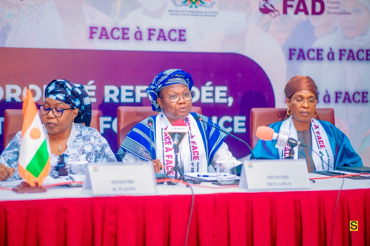 Face à Face 2025 restera gravé comme une véritable réussite !
Le thème « Vers une sororité refondée, autonome et transformatrice »,nous avons bâti un espace de dialogue riche en inspiration et en solidarité.

Merci à notre invitée surprise, <a href="/AMindaoudou/">Aïchatou Mindaoudou</a> pour sa présence lumineuse