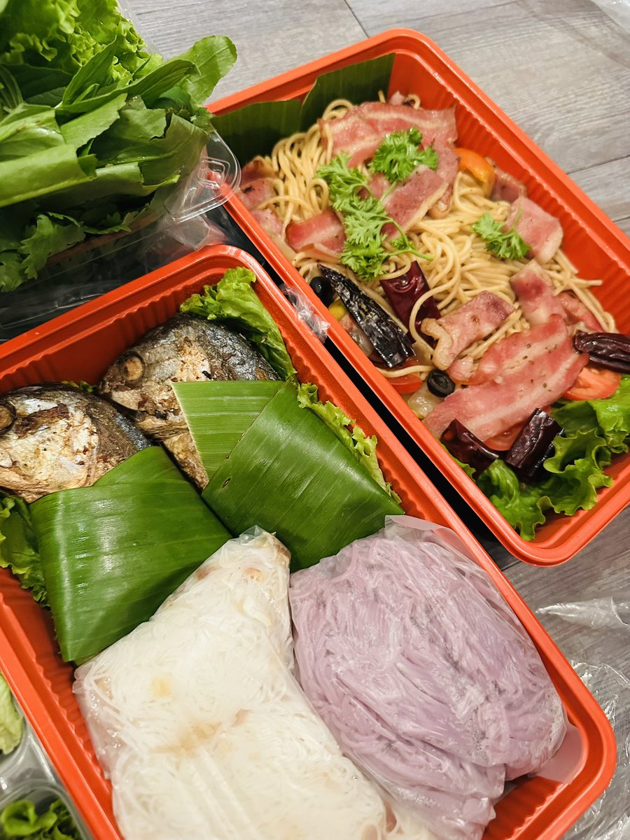 memberof702star's tweet photo. สั่งกับข้าวร้านนุช ได้มาเยอะมาก

นุชชชชใครอยู่S box sukhumvit มาจอยกันได้น้า มีนุชสองอัตรากินไม่ไหวจริงๆ  มาช่วยหน่อยเม้าท์มอยกันค่า ทักเดมมาได้เลย
#เป๊กผลิตโชค #PeckPalitchoke https://t.co/7BPtS65iQf
