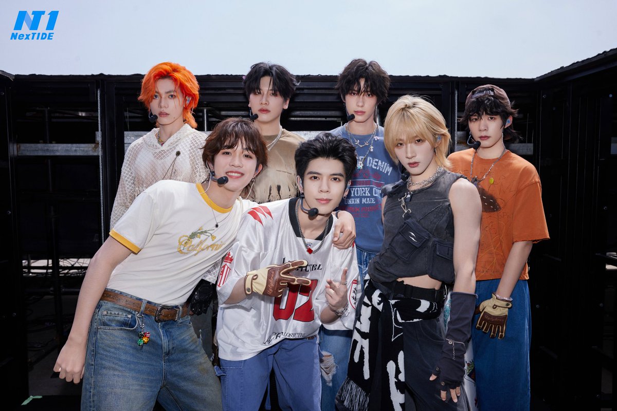 NexT1DEofficial's tweet photo. Notes converge, energetic songs and dynamic dances ❤️‍🔥
Sweetness sprinkles everywhere with every jump 🍬
Danced super high today~ See you next time! 🥳
#NexT1DE #OneHeartNewAdventure #NexT1DEfirstalbum
#DORN #THIO #HUYETAO #SHEN #OMAR #XIONG #YAOZIHAO https://t.co/eTQtEtsy9z