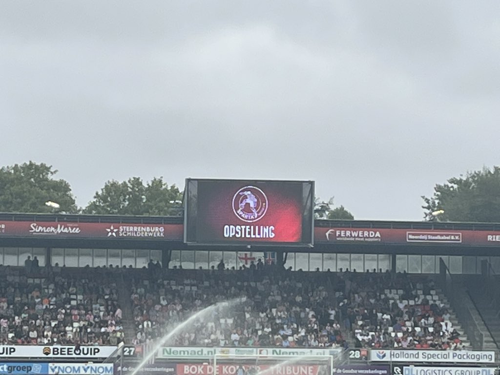 Sparta vs Utrecht op het Kasteel. Dat het een mooi voetbalseizoen mag worden. Sparta naar voooren⚽️⚽️⚽️!