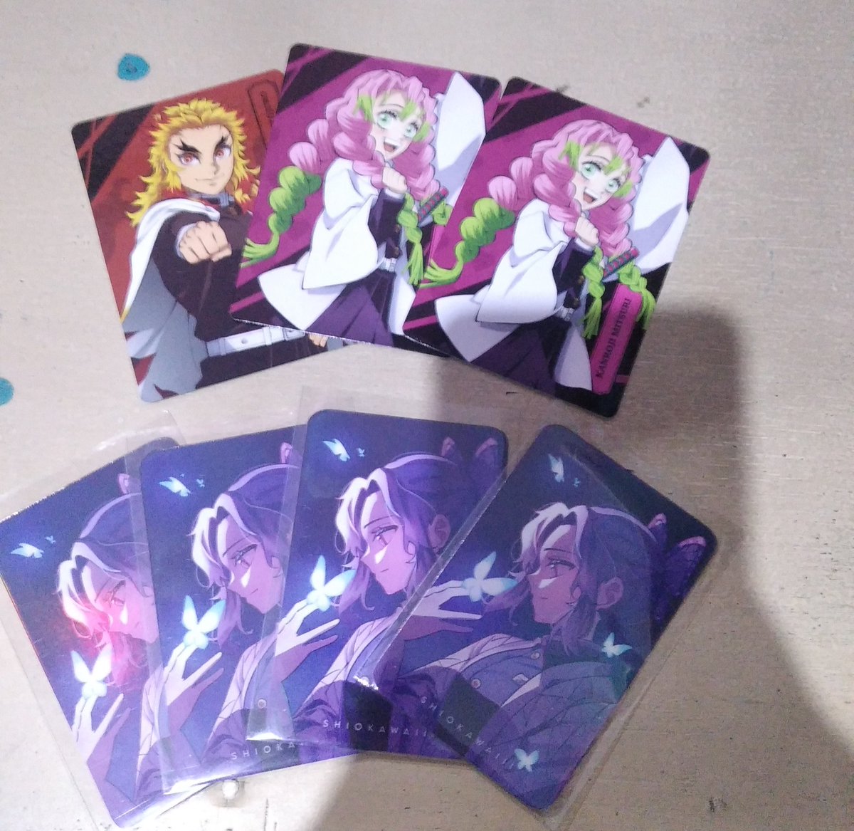 shiokacang's tweet photo. Want to trade (WTT) card family mart famima kny demon slayer

MAU OBANAI PLS, Ini aku bonusin fanmerch pc shinobu juga (yg dibawah) 

Have : rengoku, mitsuri (2) 
Want : obanai (prio), tanjiro, zenitsu, inosuke, tengen https://t.co/PP7iglGF03