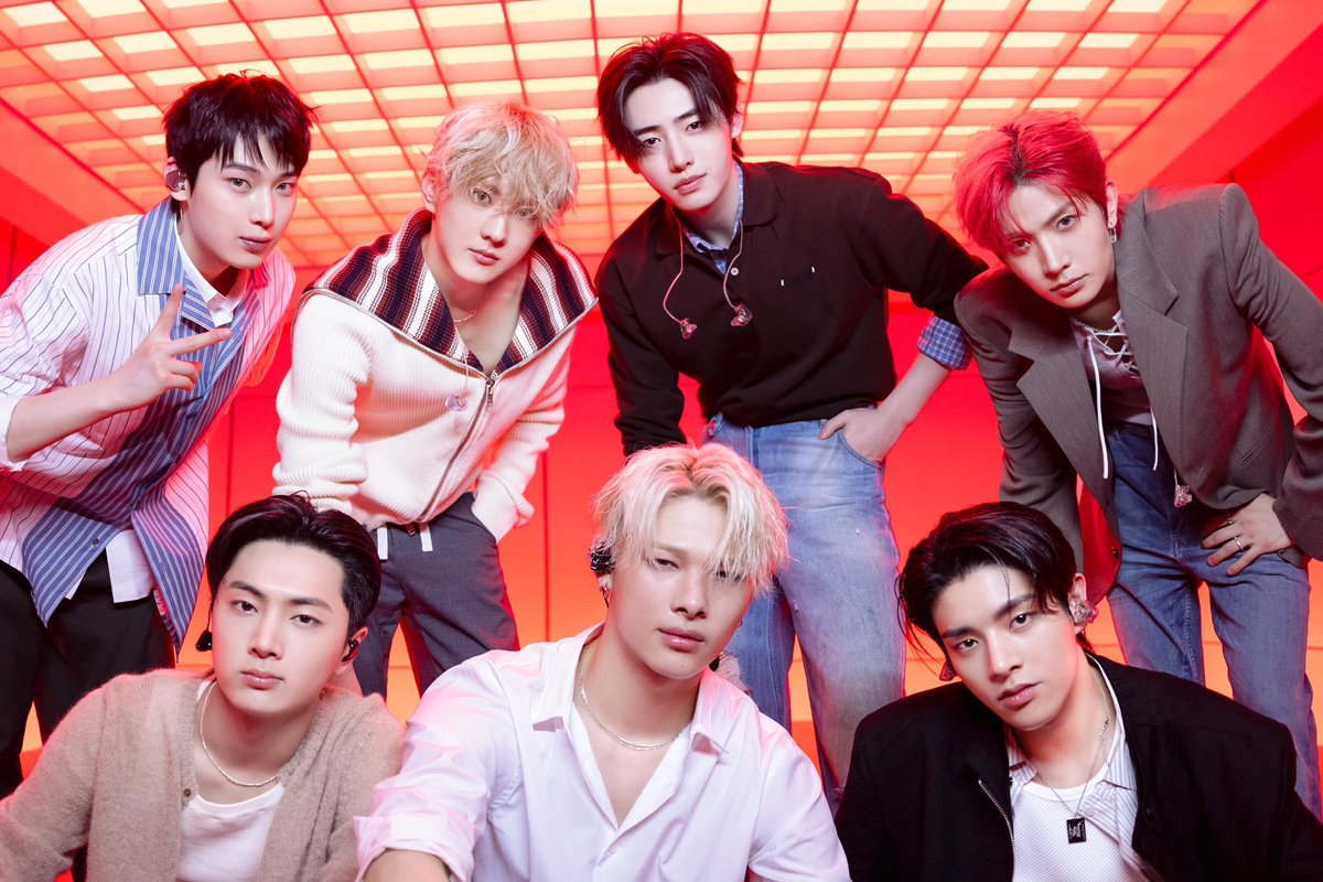 ㅤ 
[ #AN_UPDATE ]

Another amazing live performance of #LOOSE at the private family event, 'Homecoming of the Bumanthara Family.'  Thank you for inviting us!
  ㅤ