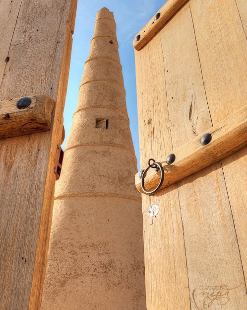 أعلم أن الدعوة في اللحظة الأخيرة، لكني سأكون سعيداً بلقاء بعض أهالي الرس الليلة بعد انتهاء تدريب فريقنا. ربما نتشارك وجبة بسيطة في أحد المطاعم المحلية. وبما أنني جديد هنا، أتمنى أن ترسلوا لي اقتراحاتكم، والمطعم الذي يحصل على أكثر إعجابات سيكون هو المكان الذي نلتقي فيه الليلة على