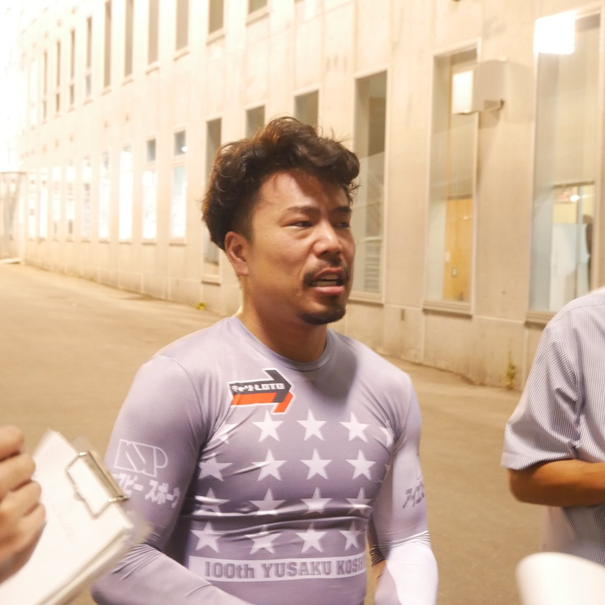 sponichikeirin's tweet photo. 【#函館競輪 ＧⅠ #オールスター競輪 決勝】

２着 #古性優作

「スタートはむちゃしました。キツかった。到底スタートを出られる状態じゃなかったけど、そこが理想だったので、今できる全力で出た。脇本さんがあれだけフカしていたので、打鐘でかなり脚を使った。脇本さんがあれだけフカしているので、バックで出るのも容易ではない。寺崎君が強かった。第一に悔しいけど、優勝が寺崎でめちゃくちゃうれしい。悔しいけど、一��優勝してほしい選手だった。みんな文句ないと思う。改めて（ファン投票）１位じゃなかったら走らない方が良かったと思う。本当にラインのおかげ。寺崎君、脇本さん���南さんに助けられました」