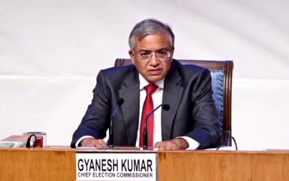 इसकी आज की गोलमाल बातों के लिए कुछ बोलेंगे??