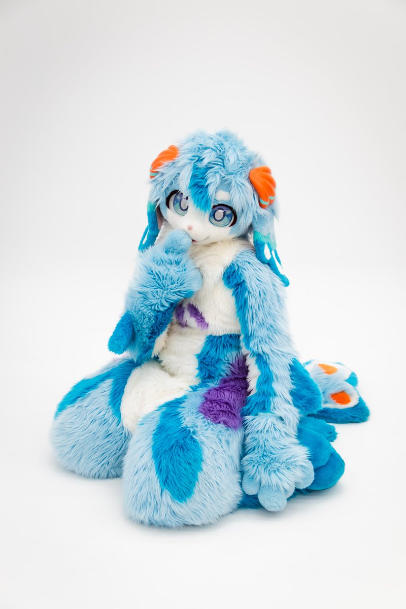 냠 😋
📷 : <a href="/Nuhbi_/">누비</a> 
#FursuitEveryday #Splash