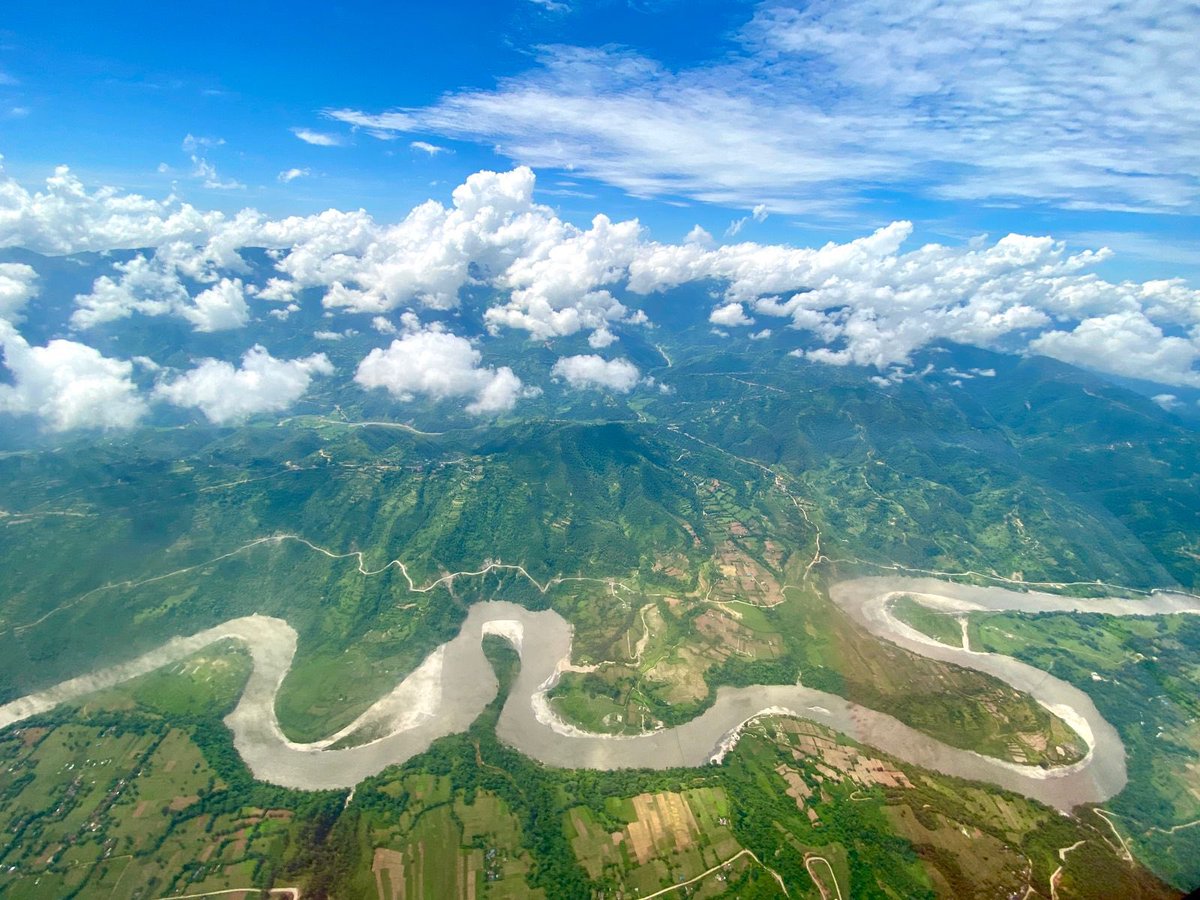 काठमाण्डौबाट तानसेन जाँदै गर्दा कालीगण्डकी र आसपासको दृश्य….